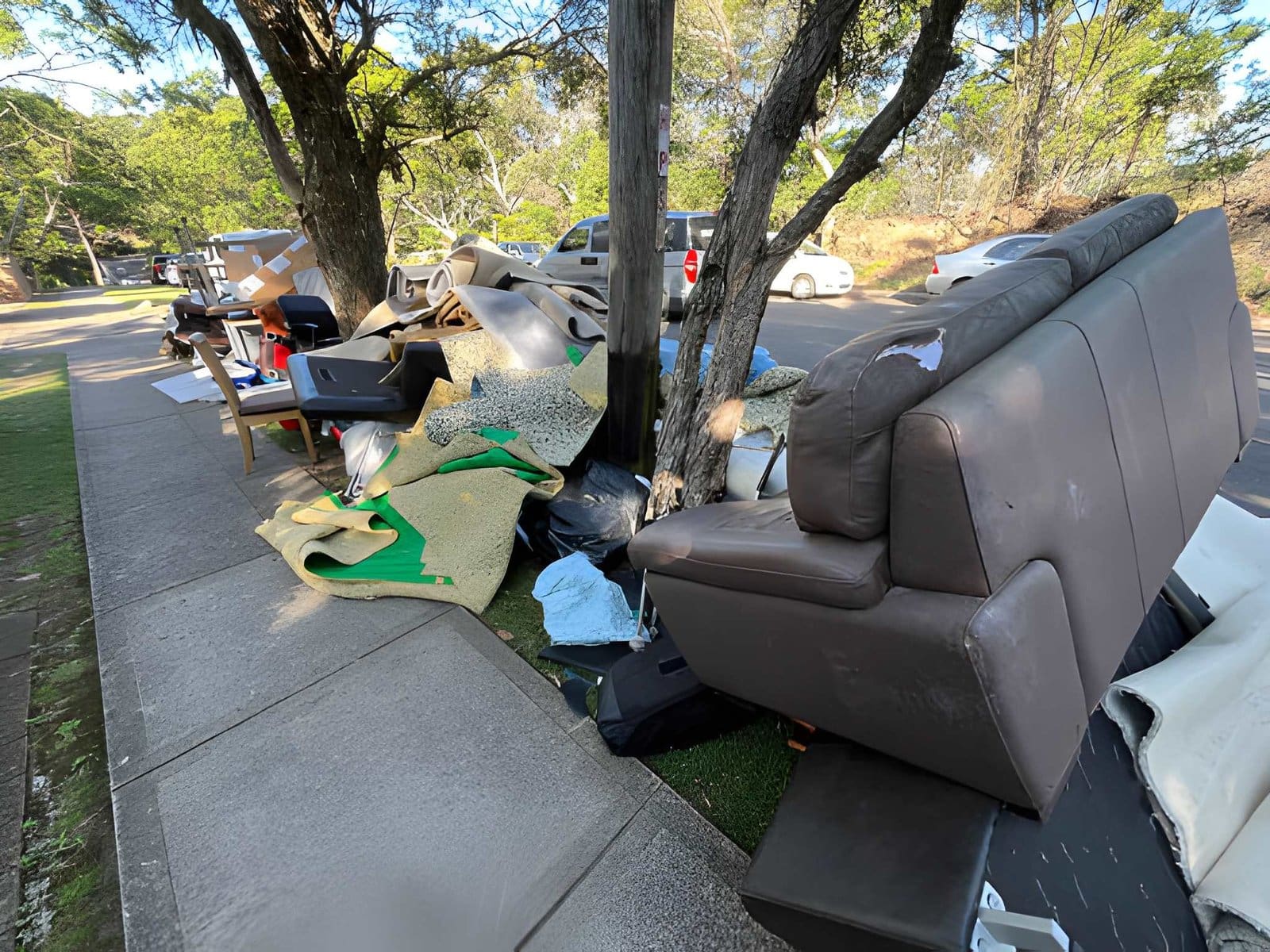 Breasy resolving an HOA landscaping violation on a Scottsdale property before the cure window closes